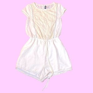 🌷 Beautiful 🌷 Cream Colour Sheer Lace Romper